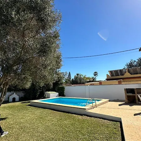 Vivienda Rural Atlantico Sur & Familias 컨트리하우스 *