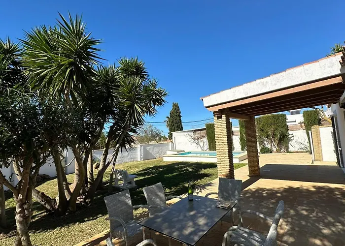 Vivienda Rural Atlántico Sur&familias *