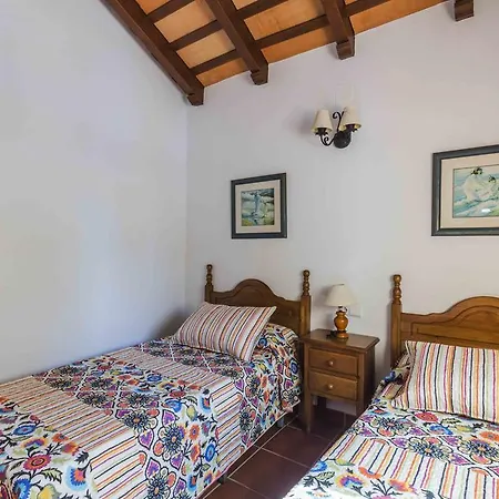 Vivienda Rural Atlantico Sur & Familias Kır Evi *